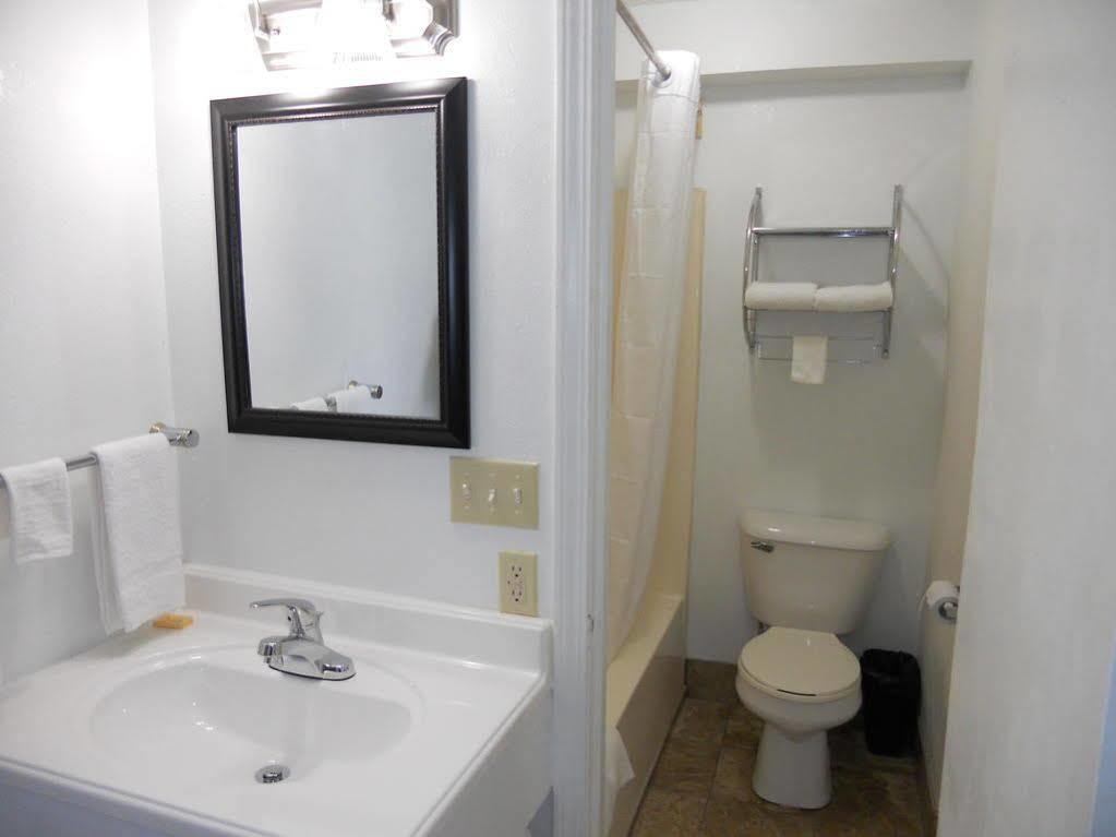 Knights Inn Harrisonville Ngoại thất bức ảnh